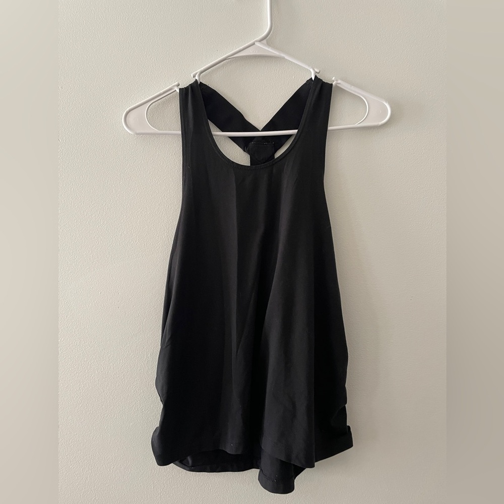 Black workout tank top